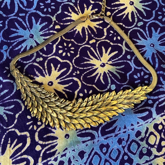 5/$10❤️❤️❤️Vintage 80s Bronze Copper Toned Patina Alloy Necklace - Picture 3 of 6